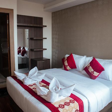 Kusum Airport Hotel Κατμαντού Εξωτερικό φωτογραφία