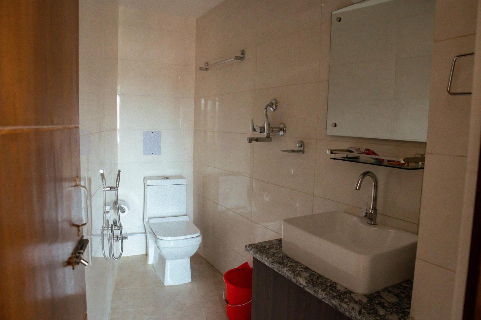 Kusum Airport Hotel Κατμαντού Εξωτερικό φωτογραφία