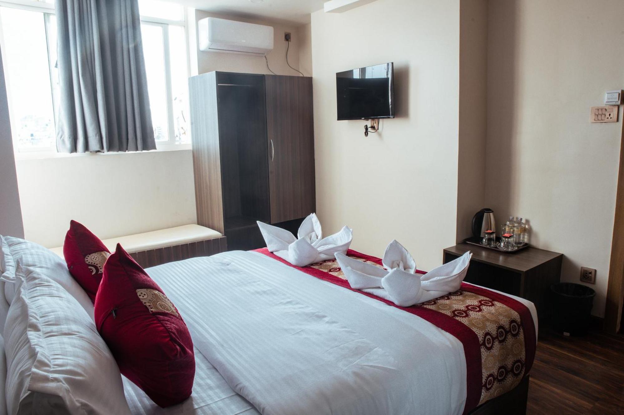 Kusum Airport Hotel Κατμαντού Εξωτερικό φωτογραφία