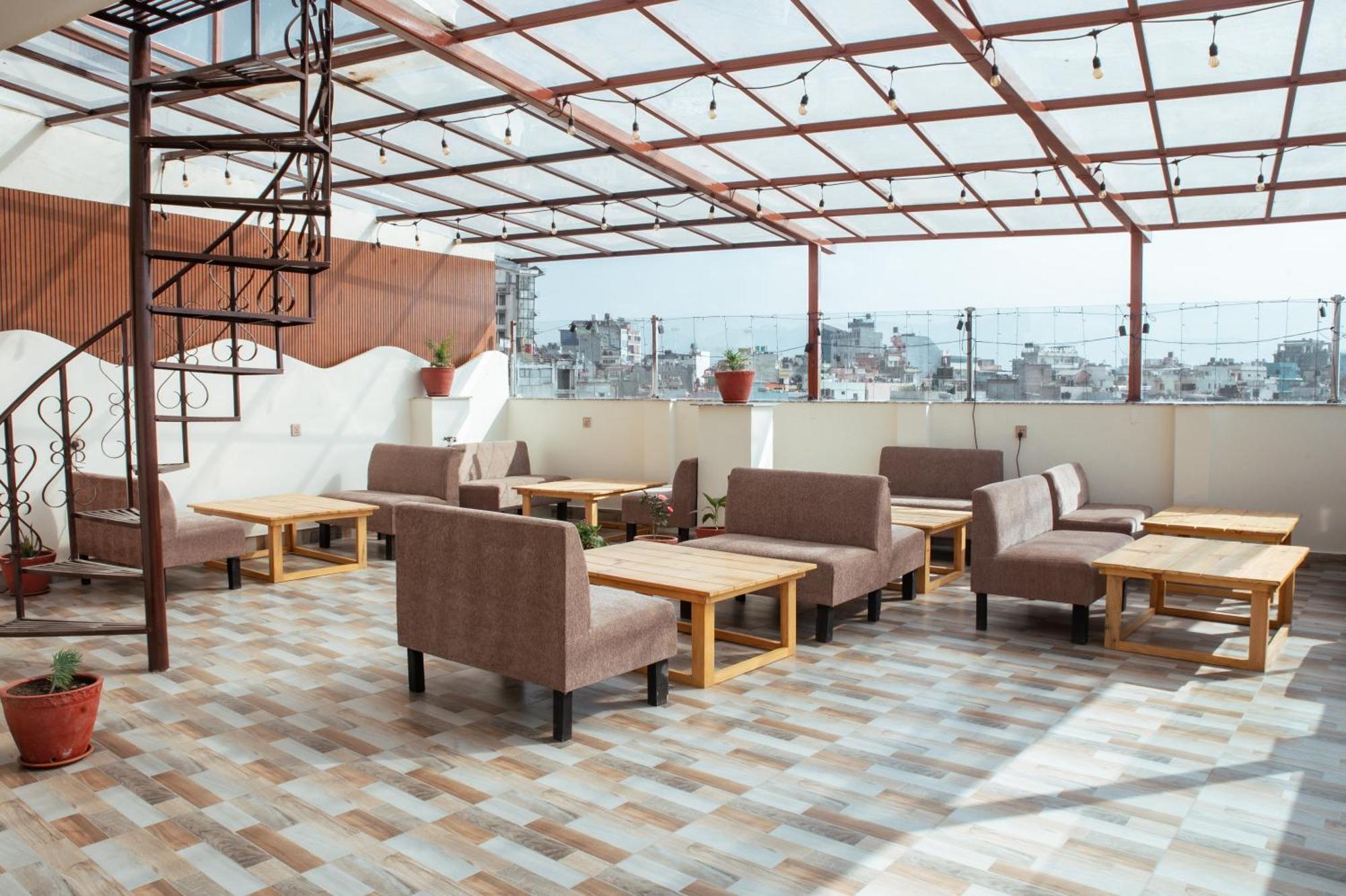 Kusum Airport Hotel Κατμαντού Εξωτερικό φωτογραφία