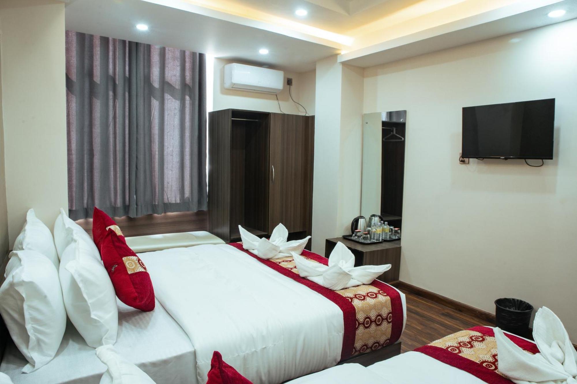 Kusum Airport Hotel Κατμαντού Εξωτερικό φωτογραφία