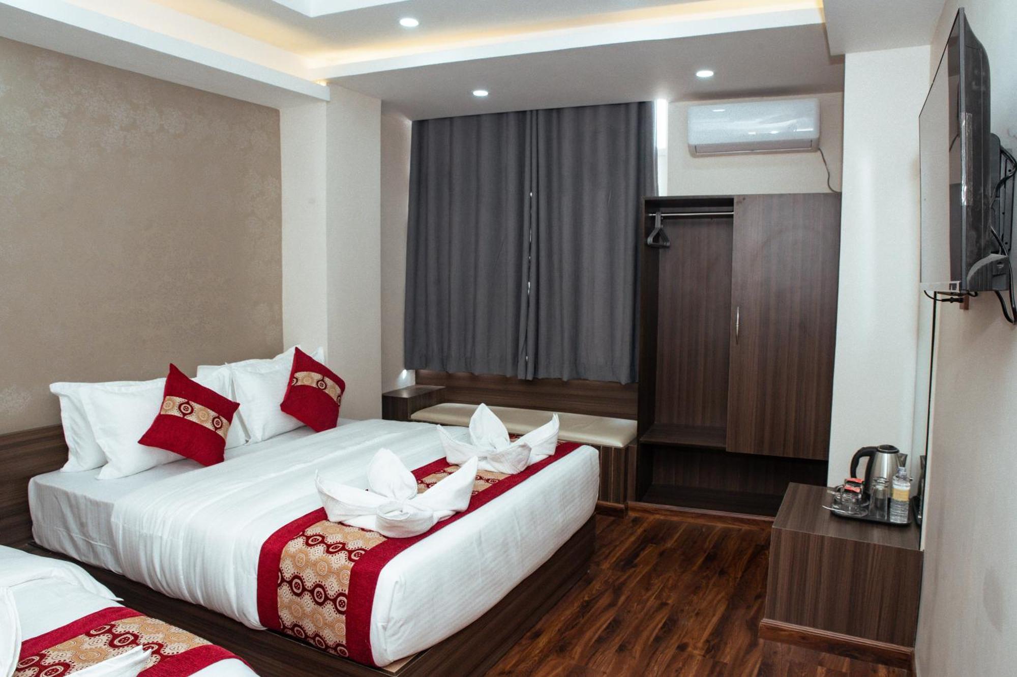 Kusum Airport Hotel Κατμαντού Εξωτερικό φωτογραφία